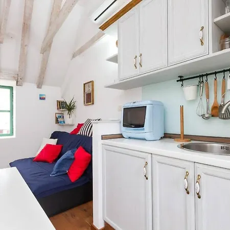 Apartment Charming Little House In Center