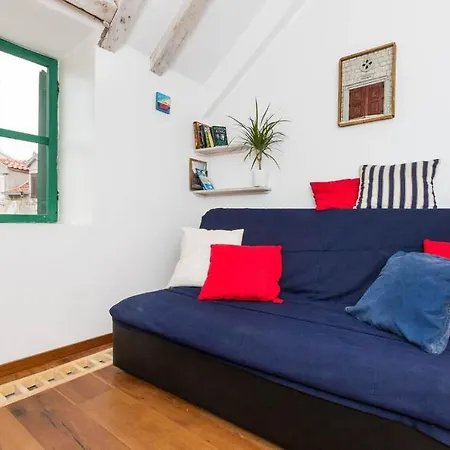 Charming Little House In Center Apartment Split