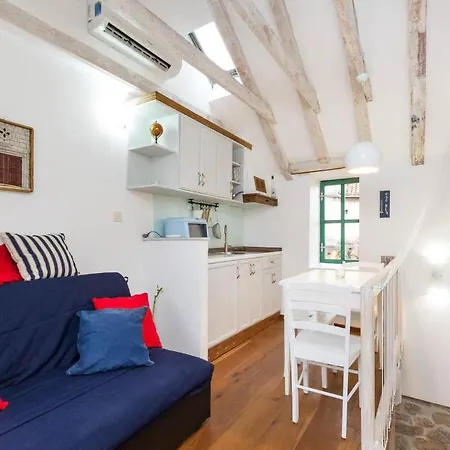 Charming Little House In Center Appartement